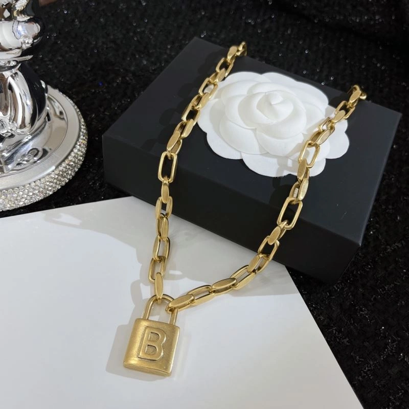 EyeCatching Balenciaga Necklaces 215613