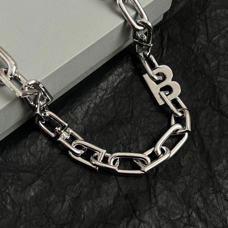 Trendy Balenciaga Necklaces 215511