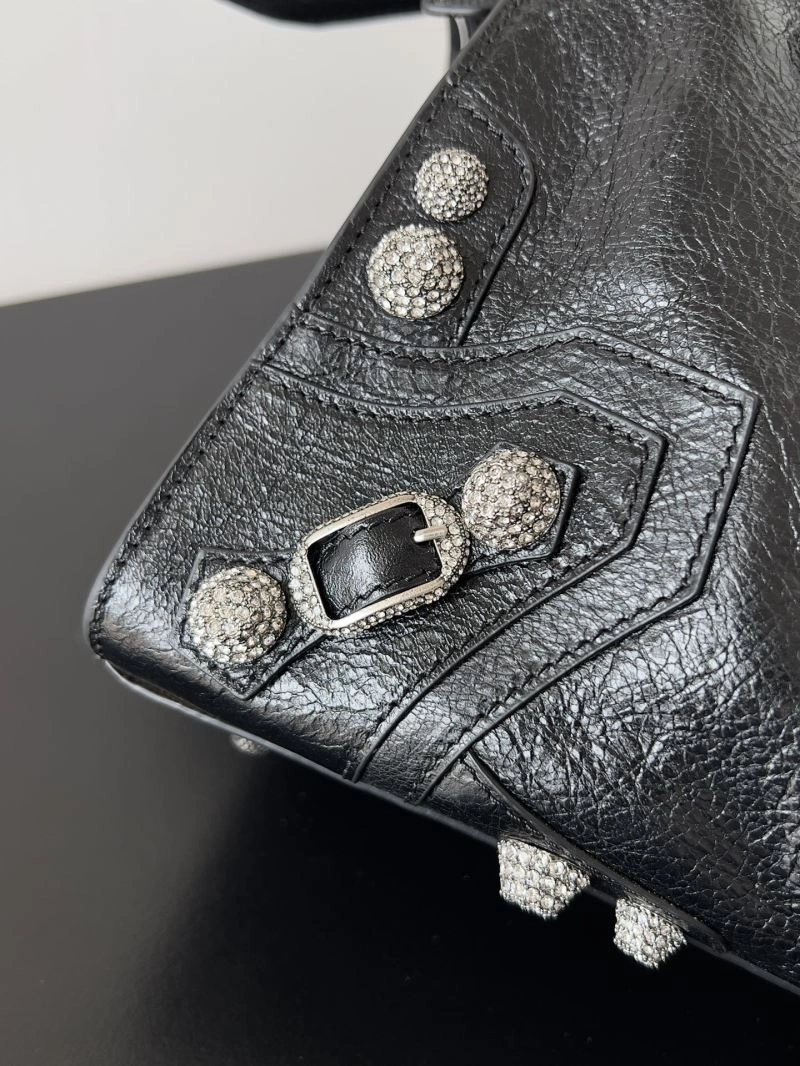 Balenciaga Neo Cagole Distressed Lambskin Motorcycle Bag with Heart Mirror UrbanStyle 66939