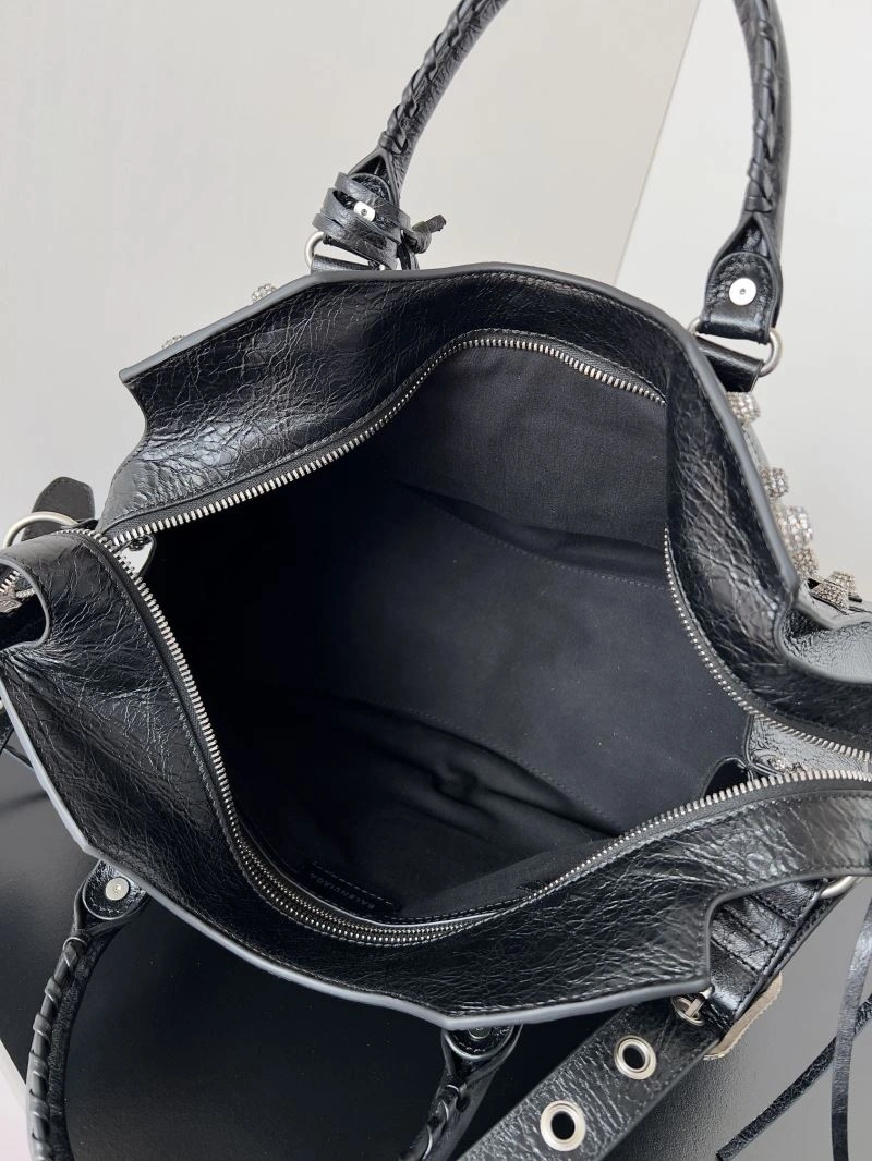 Balenciaga Neo Cagole Distressed Lambskin Motorcycle Bag with Heart Mirror UrbanStyle 66939