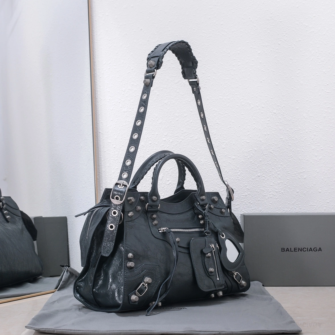 Reliable Balenciaga Neo Cagole Gray Lambskin Motorcycle Bag 60946
