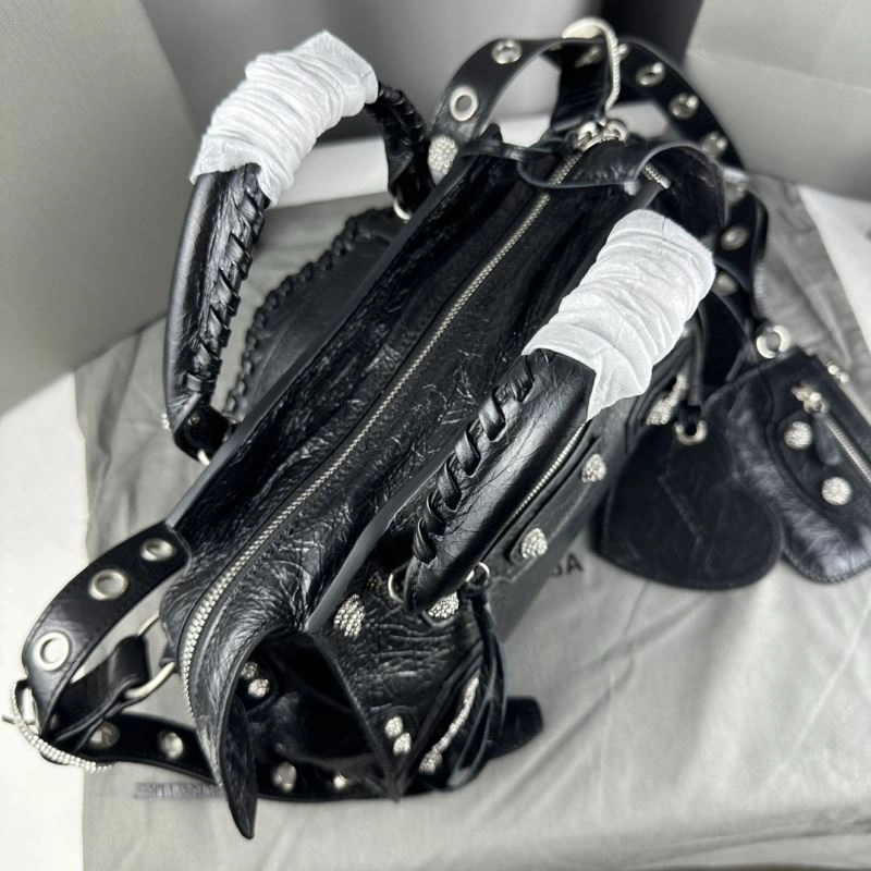 Balenciaga Neo Cagole Heart Mirror Motorcycle Bag in Black Crackle ModernLook 78784