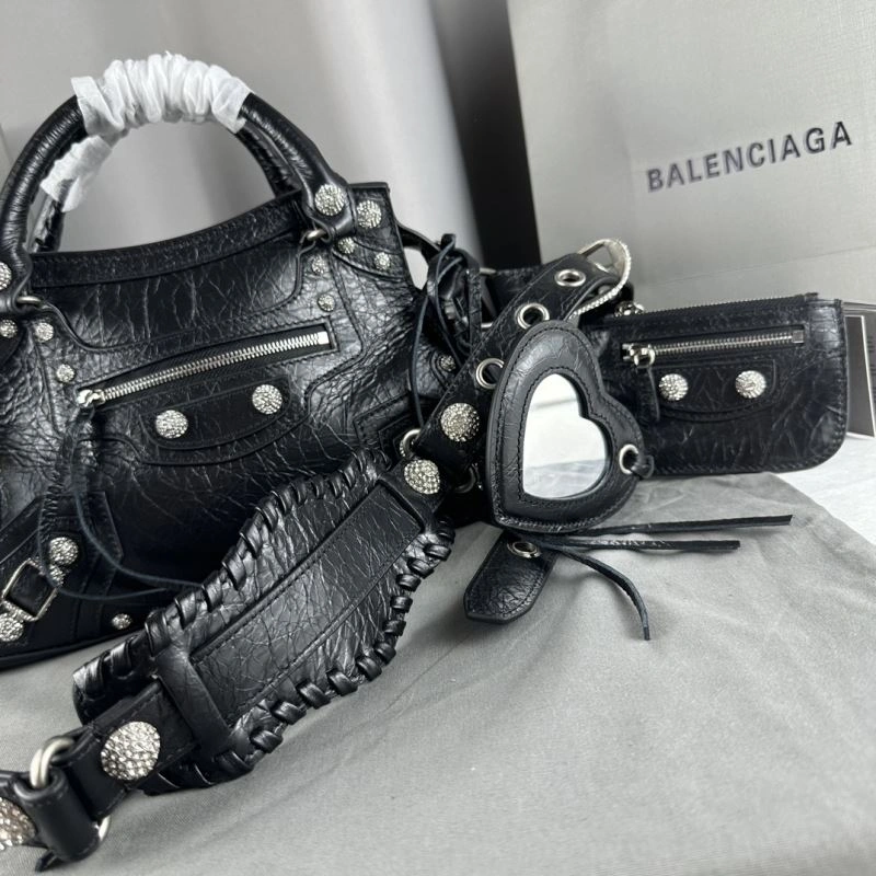 Balenciaga Neo Cagole Heart Mirror Motorcycle Bag in Black Crackle ModernLook 78784