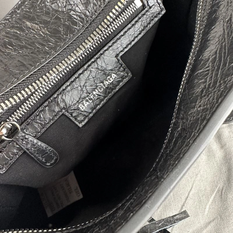 Balenciaga Neo Cagole Heart Mirror Motorcycle Bag in Black Crackle ModernLook 78784