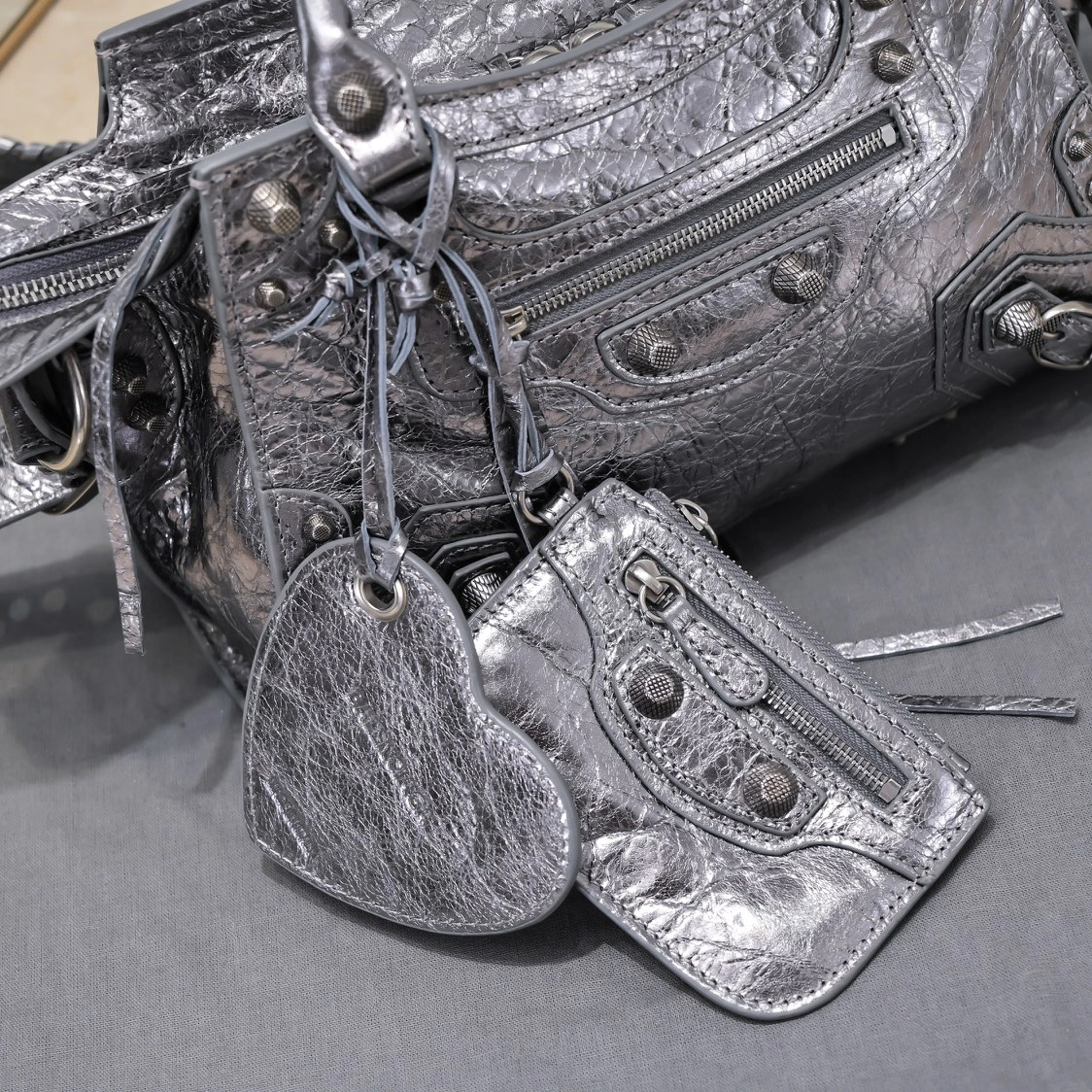Comfortable Balenciaga Neo Cagole Silver Gray Heart Mirror Bag 60971
