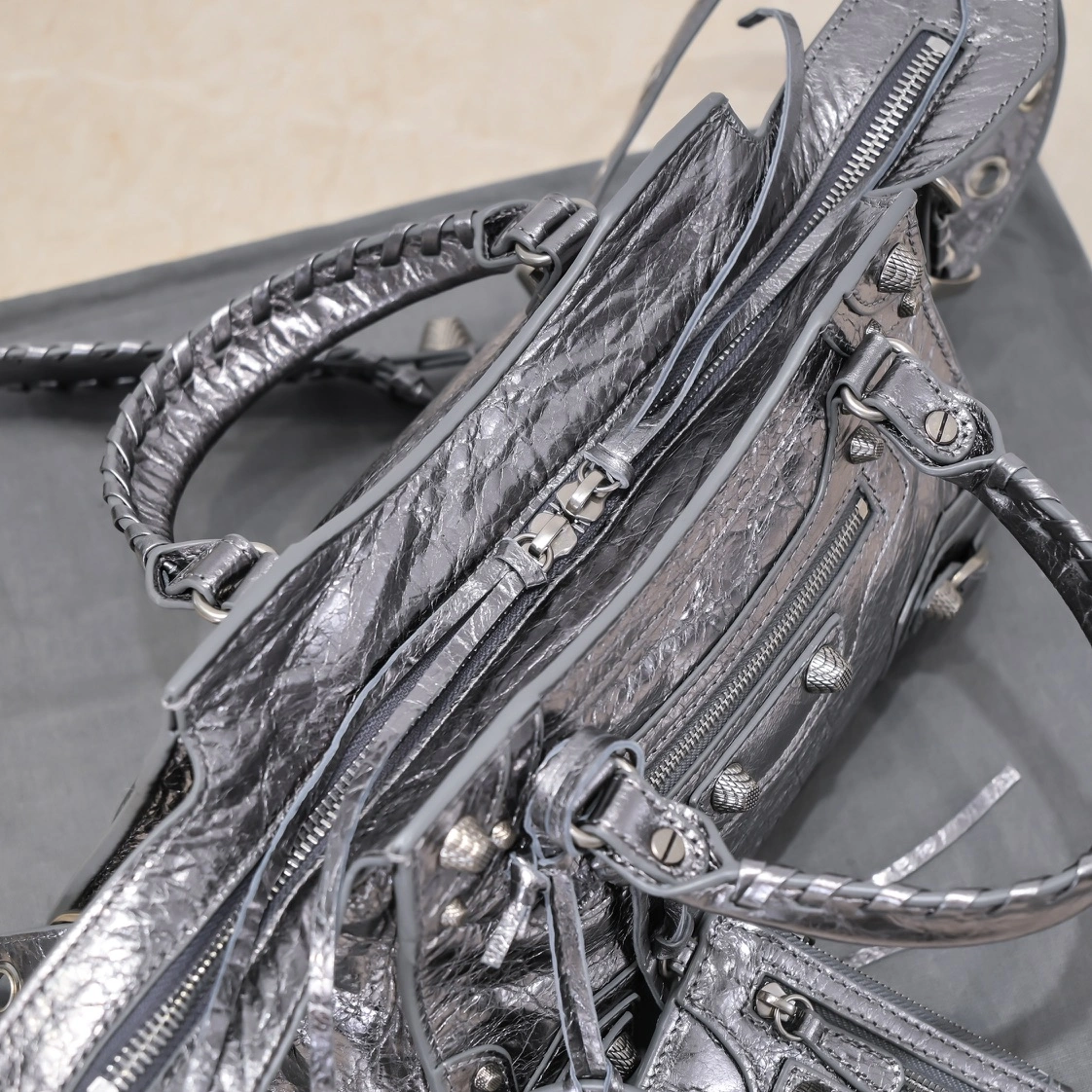 Comfortable Balenciaga Neo Cagole Silver Gray Heart Mirror Bag 60971