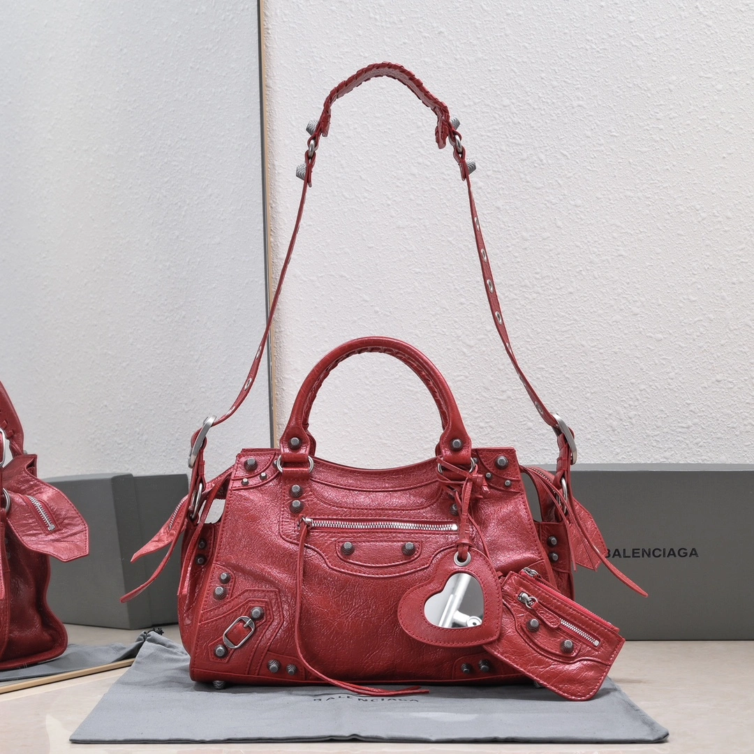 Modern Balenciaga Neo Cagole Vintage Lambskin Trapezoid Bag 60972