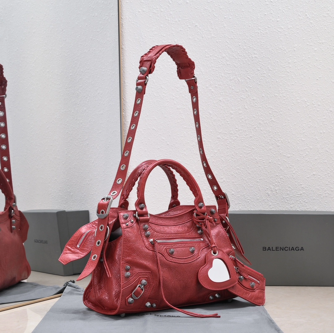 Modern Balenciaga Neo Cagole Vintage Lambskin Trapezoid Bag 60972