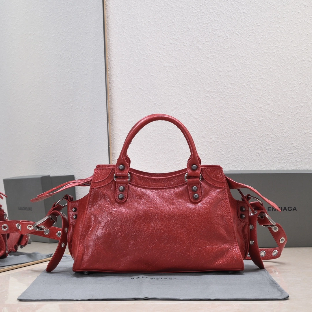 Modern Balenciaga Neo Cagole Vintage Lambskin Trapezoid Bag 60972