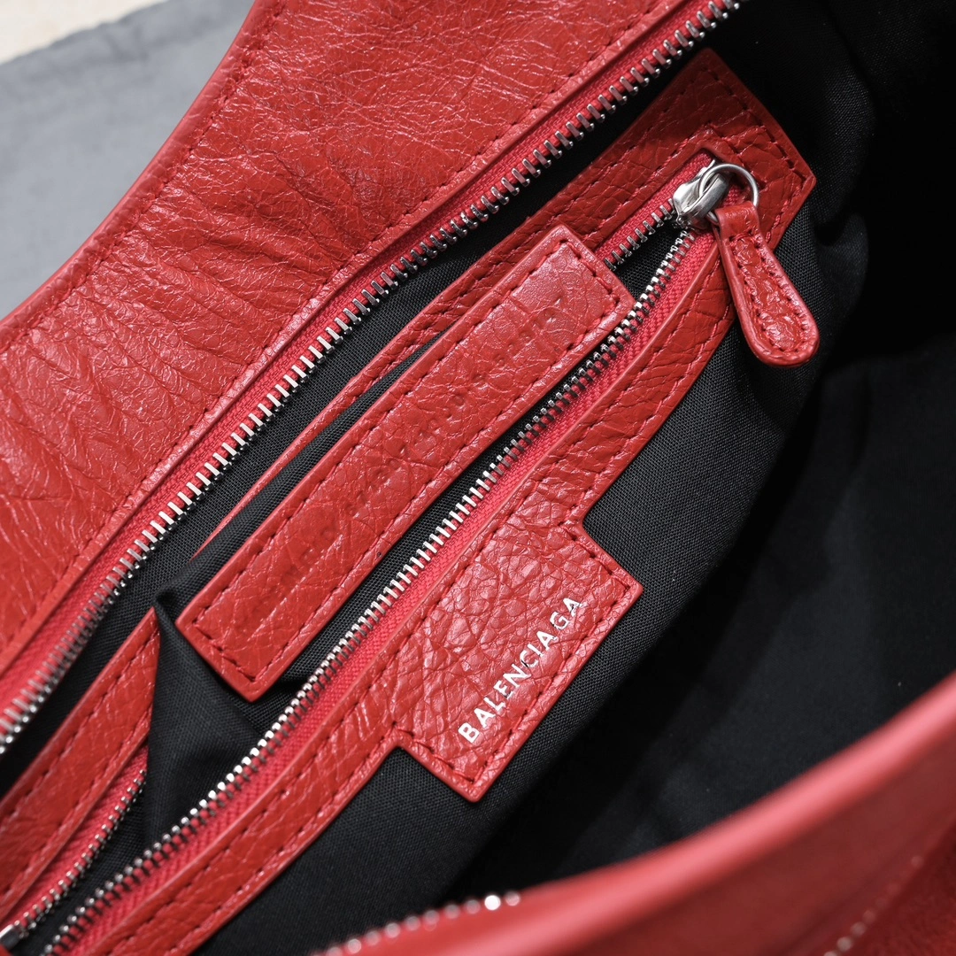 Modern Balenciaga Neo Cagole Vintage Lambskin Trapezoid Bag 60972