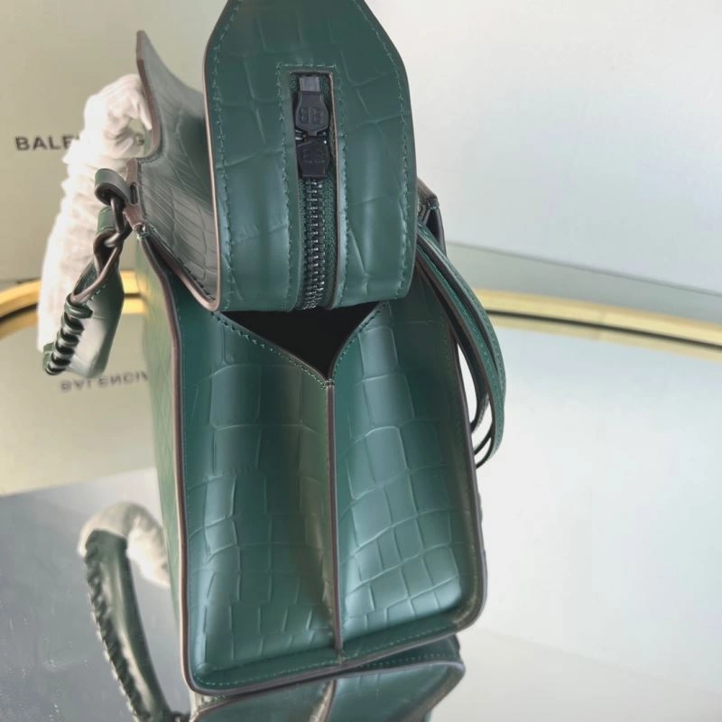 Balenciaga Neo  Motorcycle Bag - Luxury Versatility UrbanChic 78780