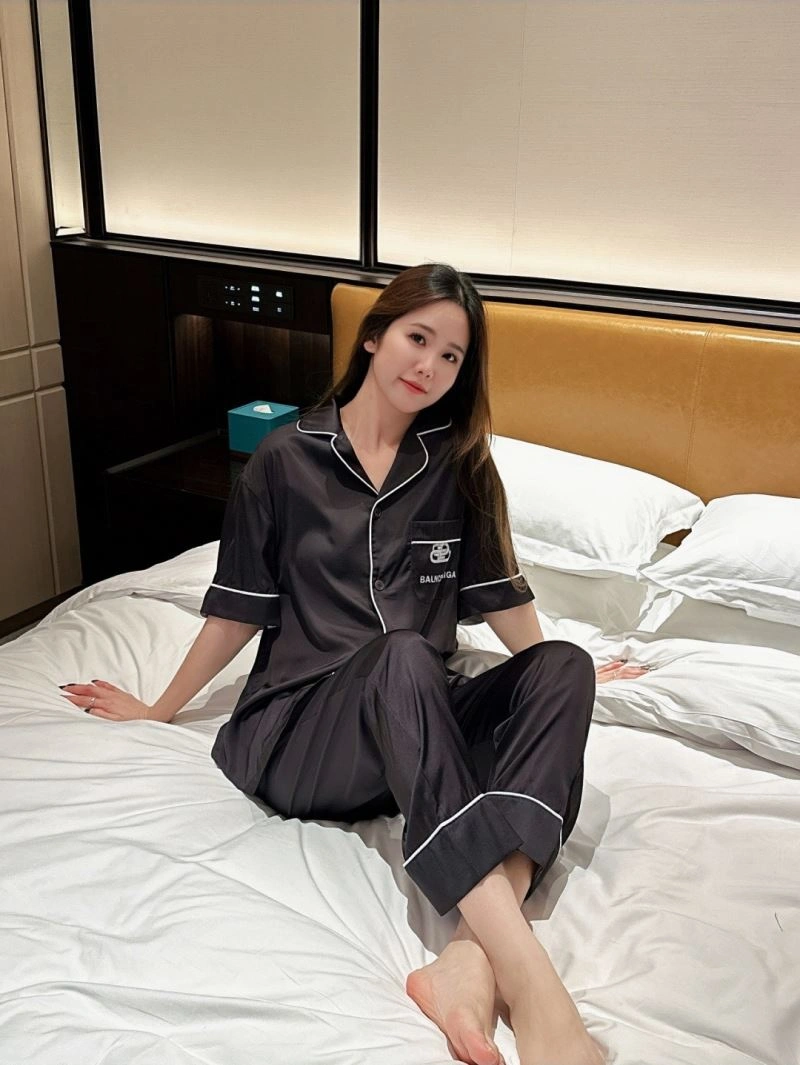 Balenciaga Nightwear Original 269073