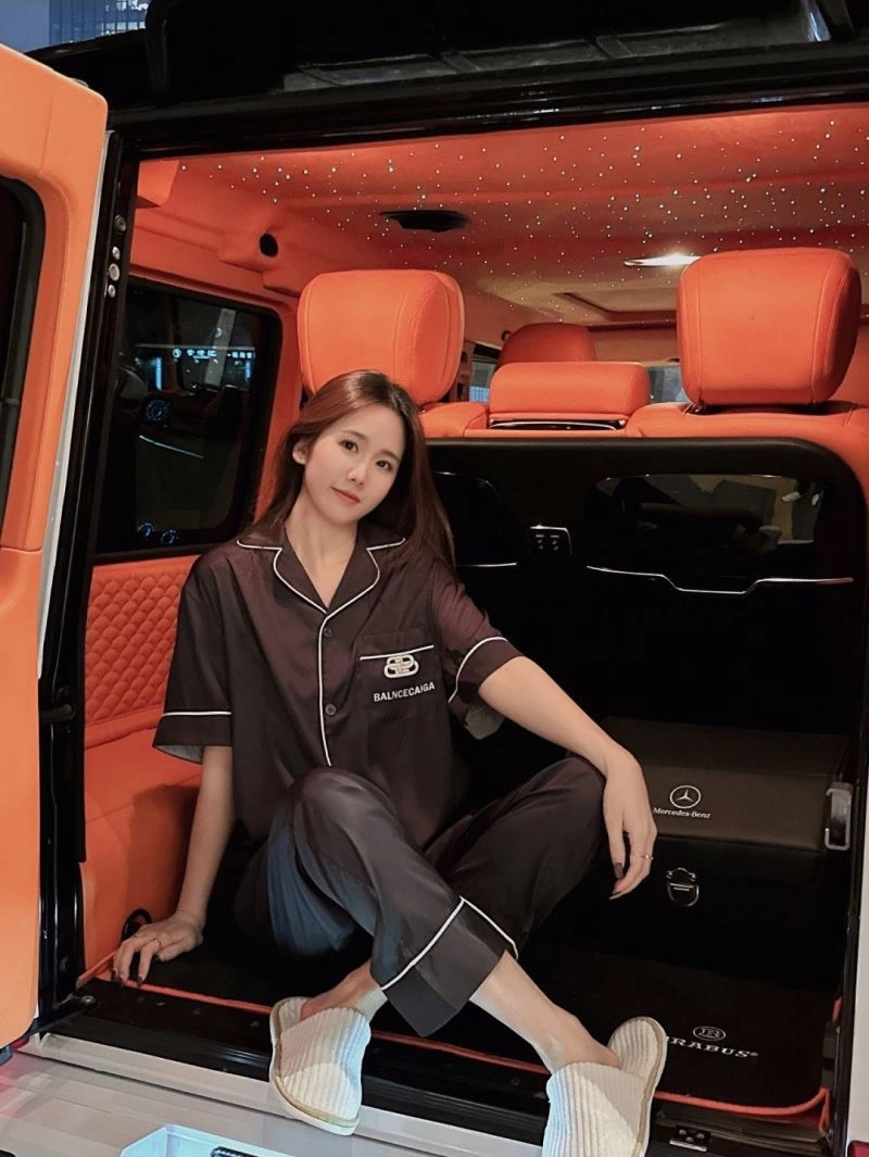 Balenciaga Nightwear Original 269073