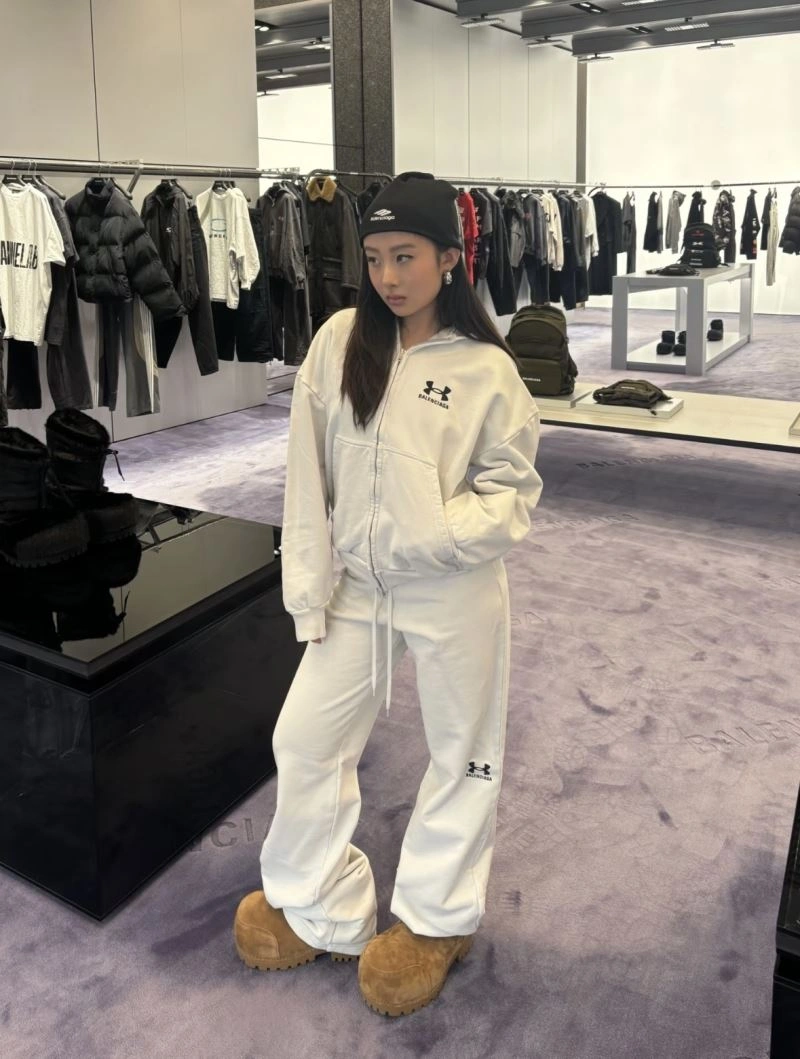 Stylish Balenciaga Outwear 98644