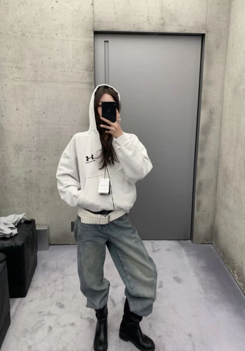 Stylish Balenciaga Outwear 98644