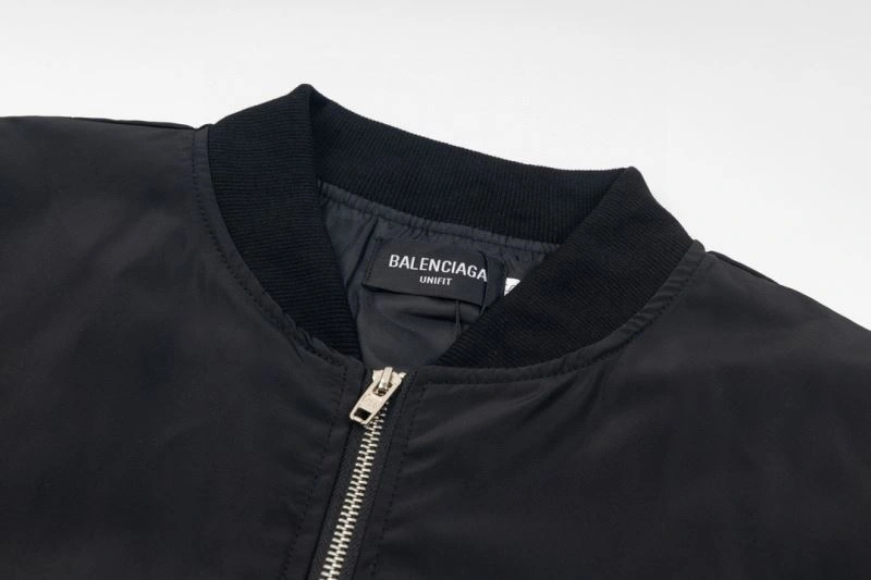 WellDesigned Balenciaga Outwear 98641