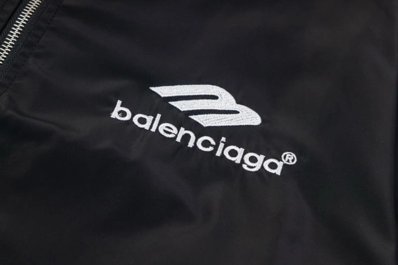 WellDesigned Balenciaga Outwear 98641