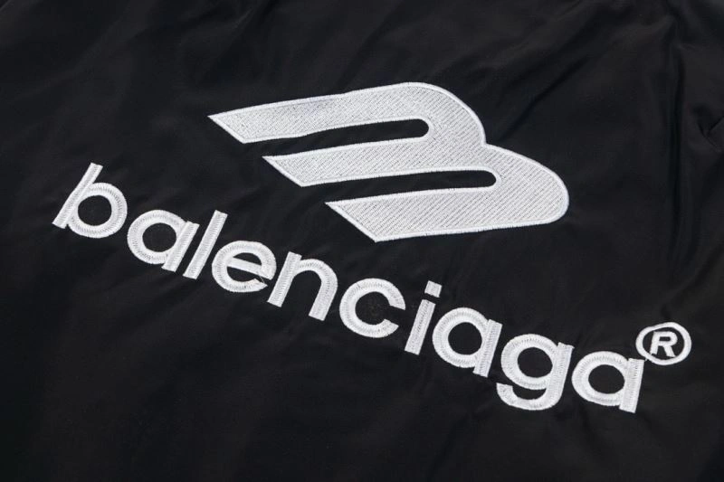 WellDesigned Balenciaga Outwear 98641