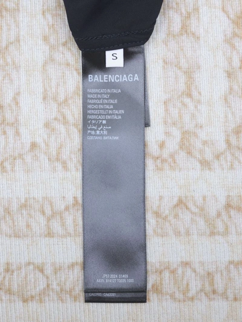 Balenciaga Outwear MultiPurpose 98646