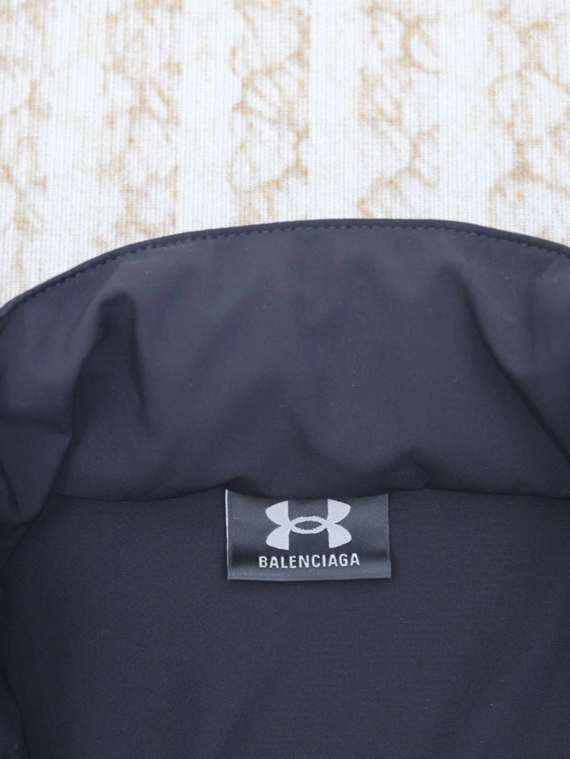 Balenciaga Outwear MultiPurpose 98646