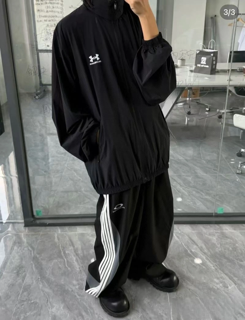 Balenciaga Outwear MultiPurpose 98646