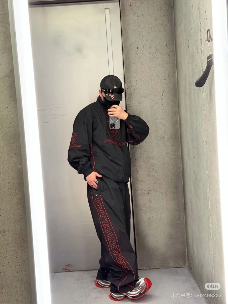 Balenciaga Outwear EyeCatching 98640