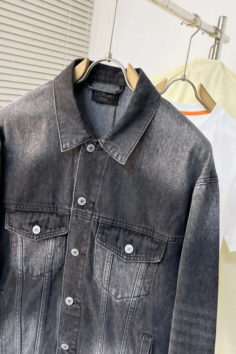 Balenciaga Outwear Sophisticated 98916