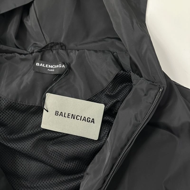 Cozy Balenciaga Outwear 97875