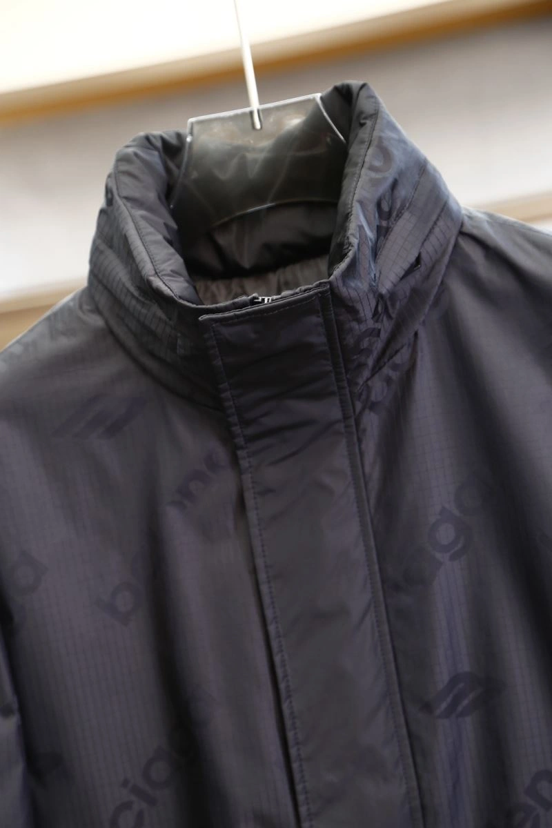 Chic Balenciaga Outwear 97690