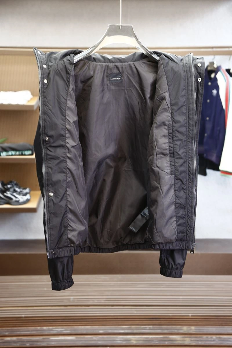 Chic Balenciaga Outwear 97690