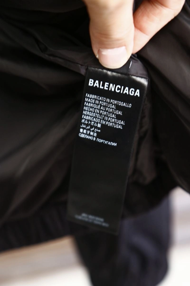 Chic Balenciaga Outwear 97690