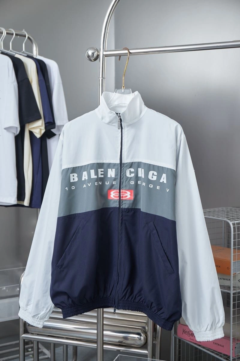 Balenciaga Outwear Chic 97033