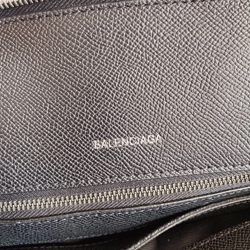 Balenciaga Oversized Letter Shell Bag - Limited Edition Trendsetter Durable 75226