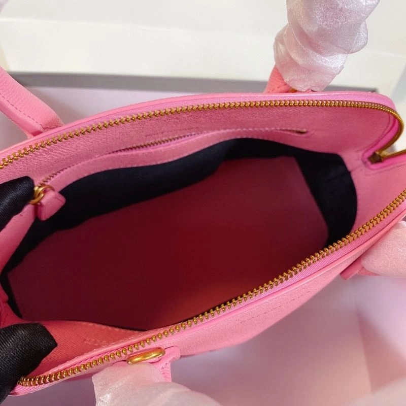 Breathable Balenciaga Oversized Letter Shell Bag - Limited Edition 75228