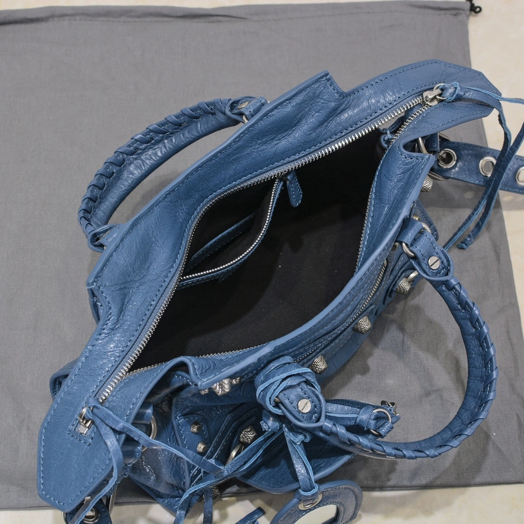 Breathable Balenciaga Paris Neo Cagole Heart-Mirror Motorcycle Bag 60984