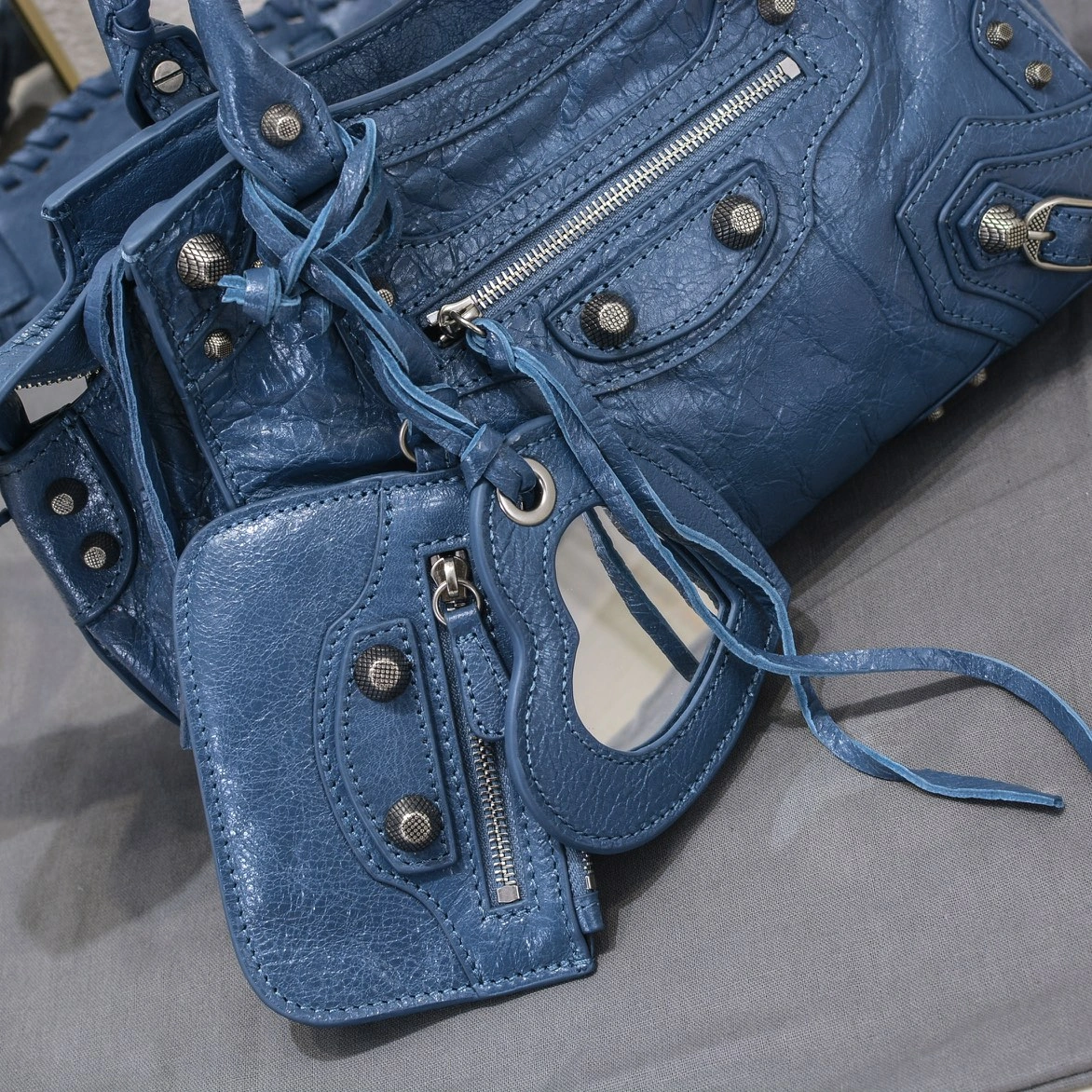 Breathable Balenciaga Paris Neo Cagole Heart-Mirror Motorcycle Bag 60984