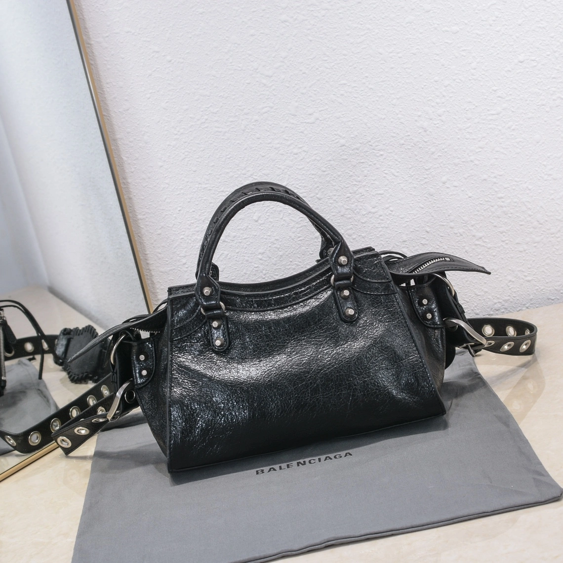 Thermal Balenciaga Paris Neo Cagole Heart Mirror Motorcycle Bag 60973