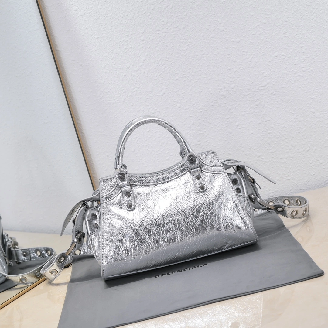 Elegant Balenciaga Paris Neo Cagole Heart Mirror Motorcycle Bag 60981