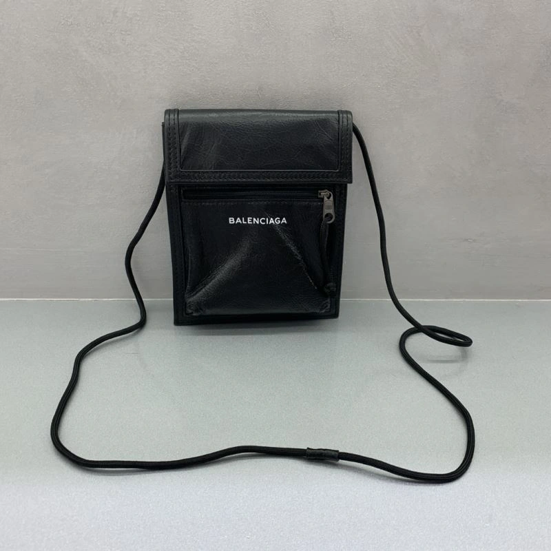 ComfortFit Balenciaga Paris Wrinkled Leather Mobile Phone Bag 69955