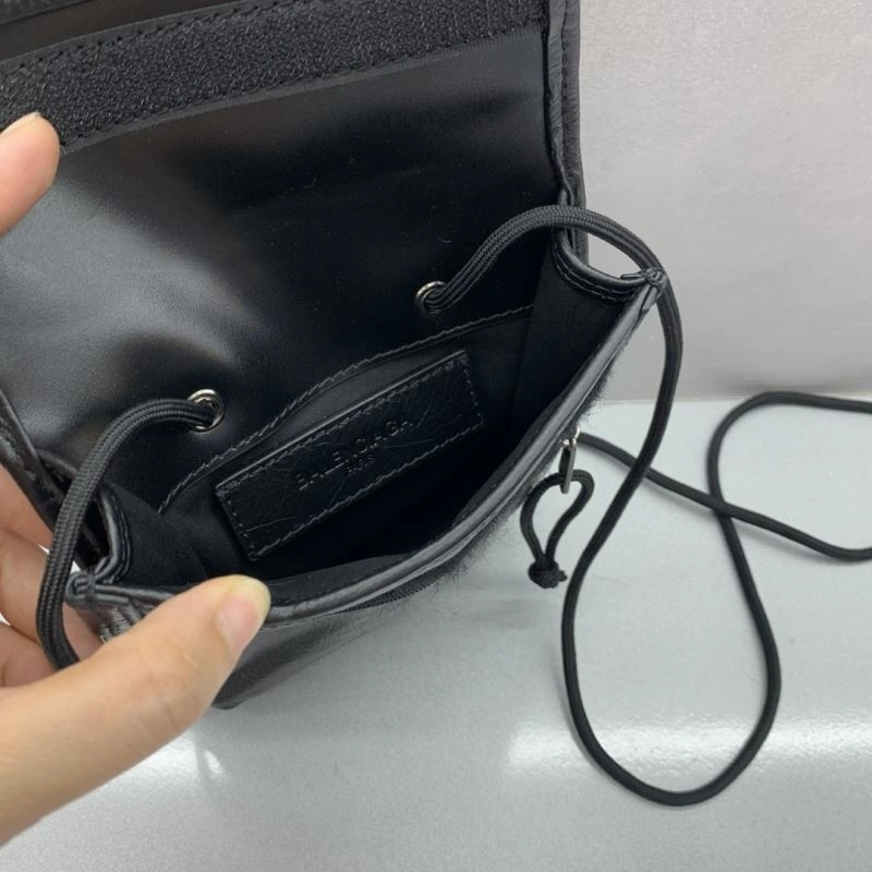 ComfortFit Balenciaga Paris Wrinkled Leather Mobile Phone Bag 69955