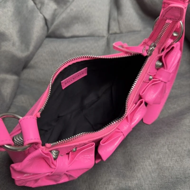 ZipUp Balenciaga Peach Blossom Red Cracked Leather Half-Moon Dumpling Bag 38341