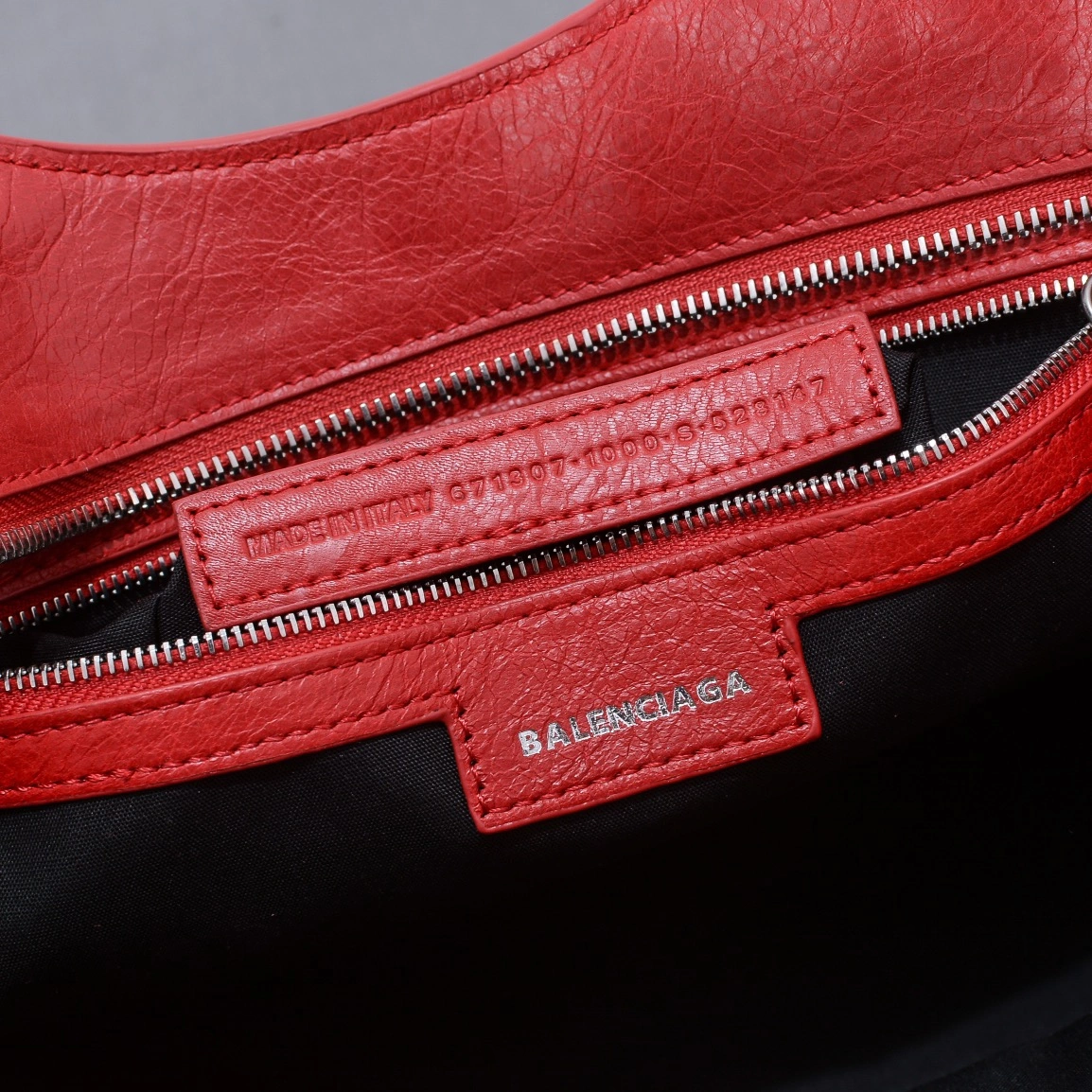Balenciaga Red Neo Cagole Motorcycle Bag with Heart Mirror ZeroBulk 60938