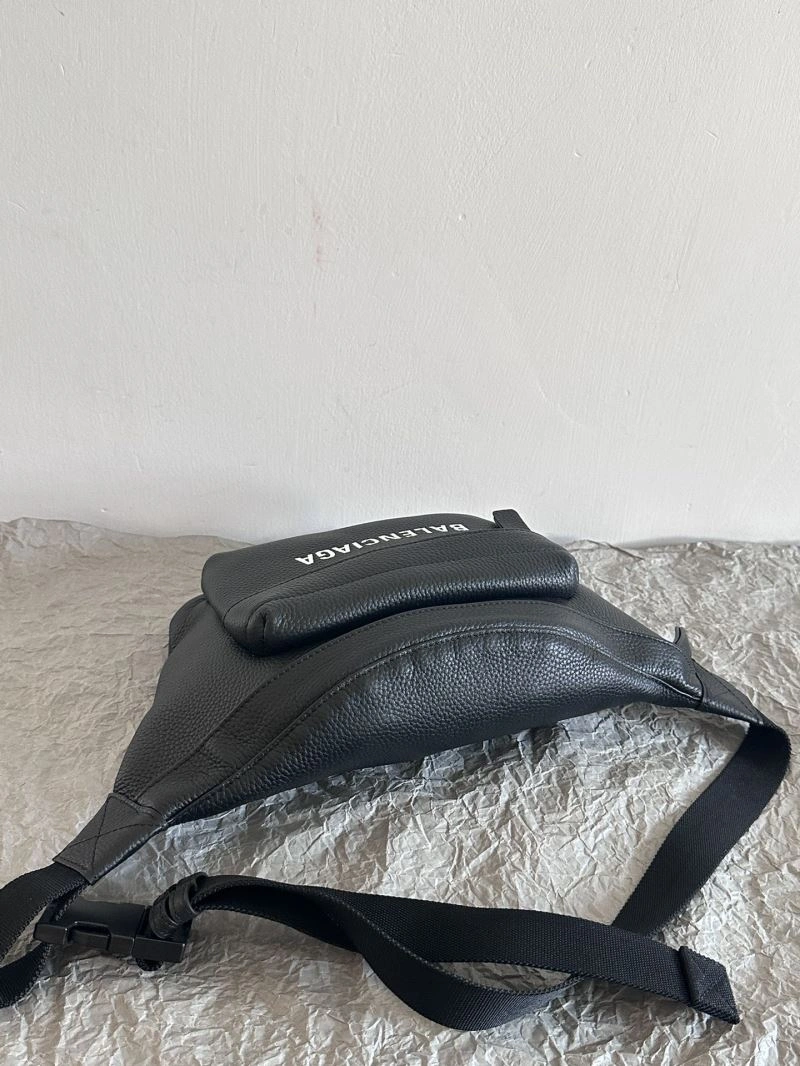 Vibrant Balenciaga Retro Black Calfskin Waist Bag -  Convenience 72581
