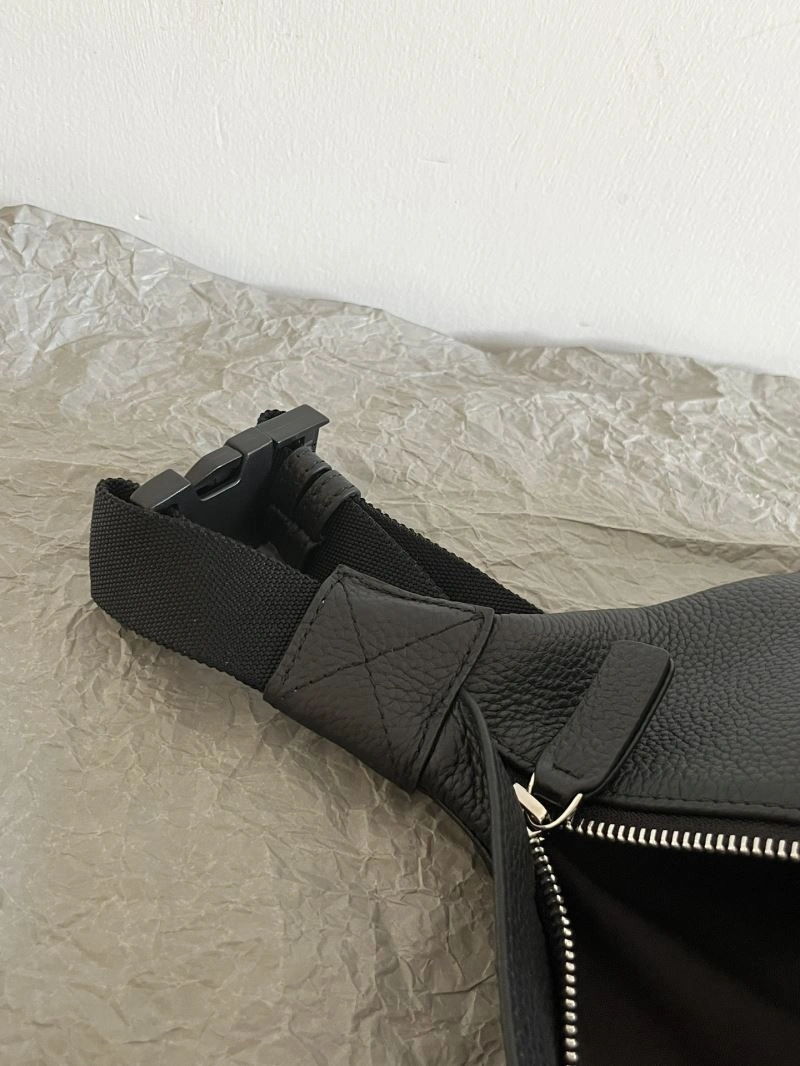Vibrant Balenciaga Retro Black Calfskin Waist Bag -  Convenience 72581