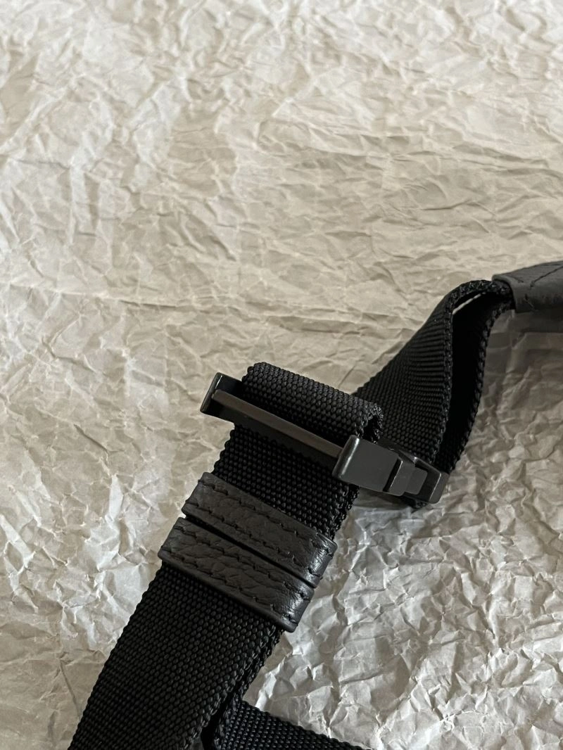 Vibrant Balenciaga Retro Black Calfskin Waist Bag -  Convenience 72581
