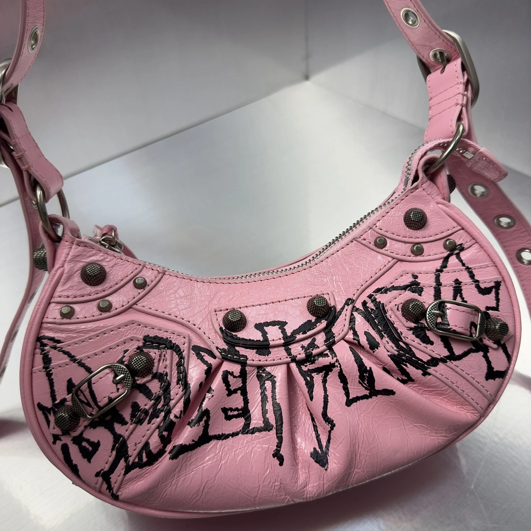 Balenciaga Retro  Le Cagole Half Moon Graffiti Dumpling Bag Effortless 72572