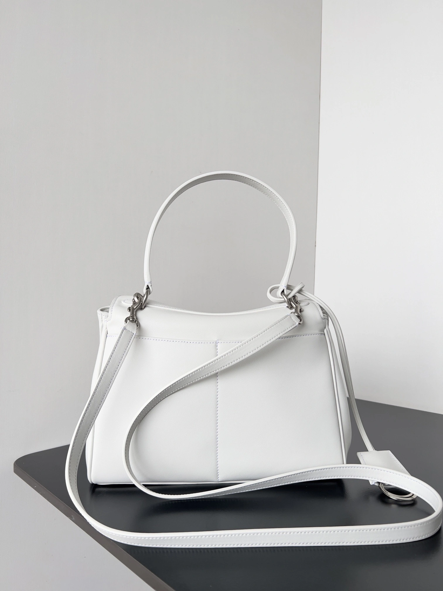 EyeCatching Balenciaga Rodeo Drive Luxe Oversized  Bag - Silver Edition 64686