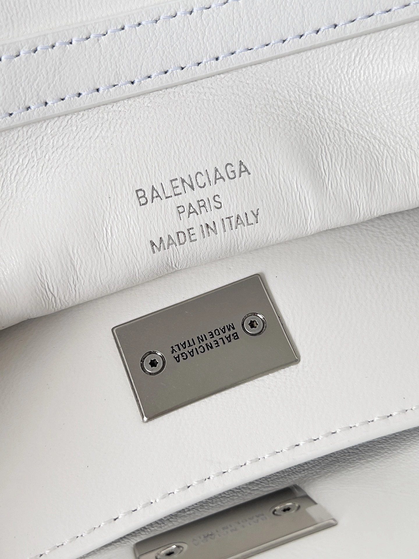 EyeCatching Balenciaga Rodeo Drive Luxe Oversized  Bag - Silver Edition 64686