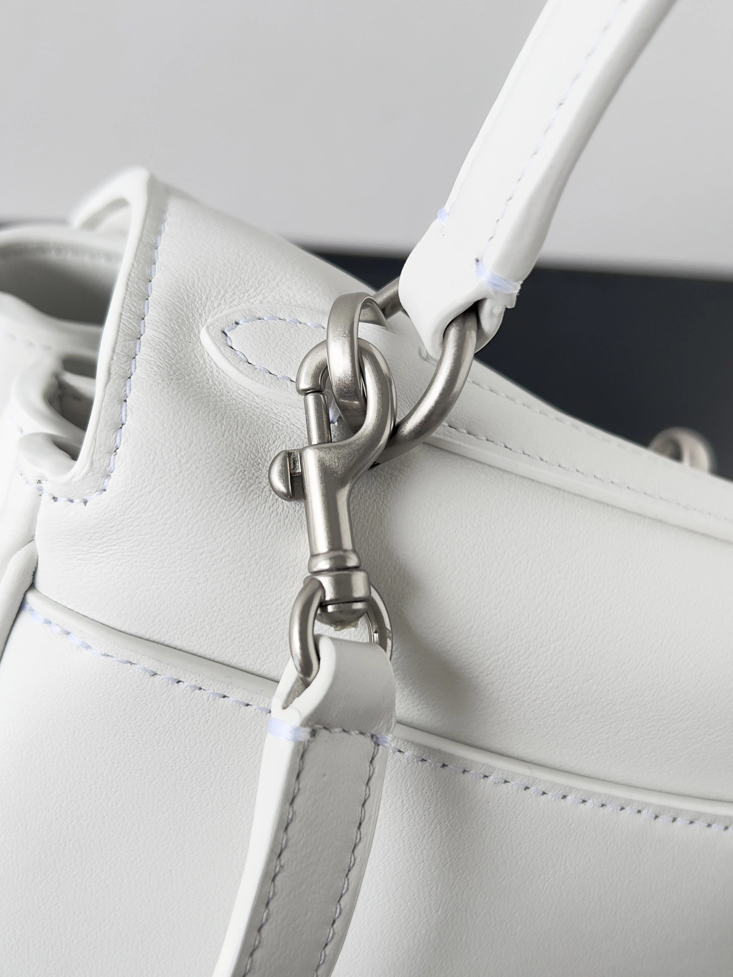 EyeCatching Balenciaga Rodeo Drive Luxe Oversized  Bag - Silver Edition 64686