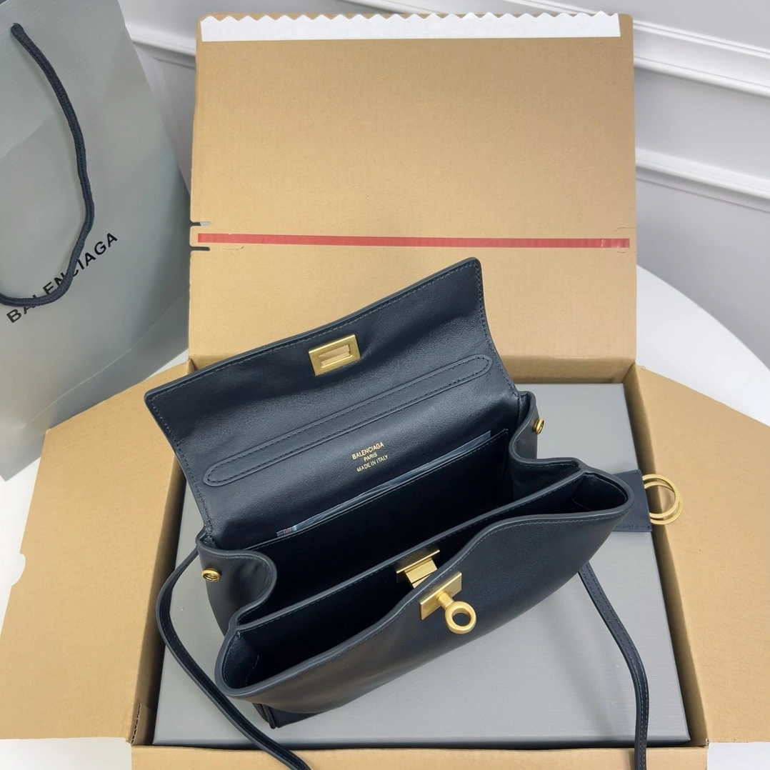 Balenciaga Rodeo Drive Oversized Luxe  Bag UrbanStyle 60914
